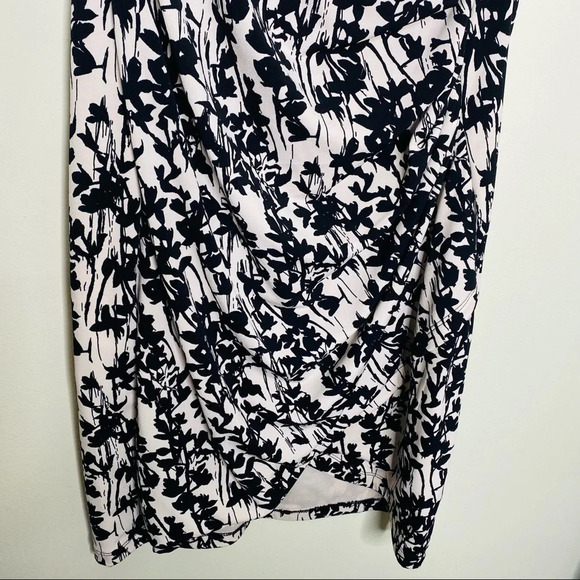 H&M Black White Stretch Knit Asymmetric Pintuck Ruched Sheath Dress Size Medium - Picture 7 of 10